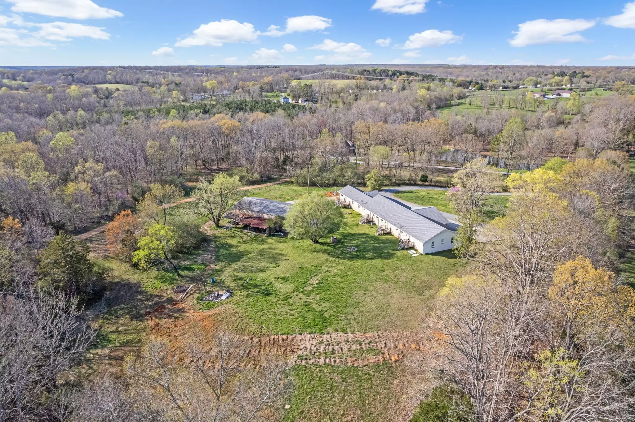 151 Covington Ln, Dickson, TN  37055