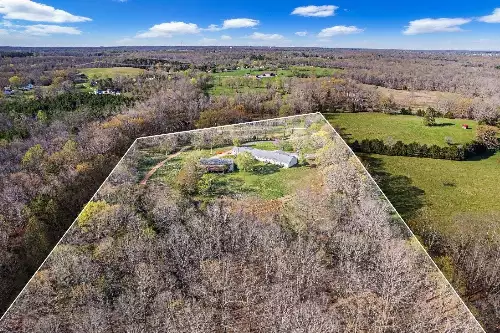 151 Covington Ln, Dickson, TN  37055