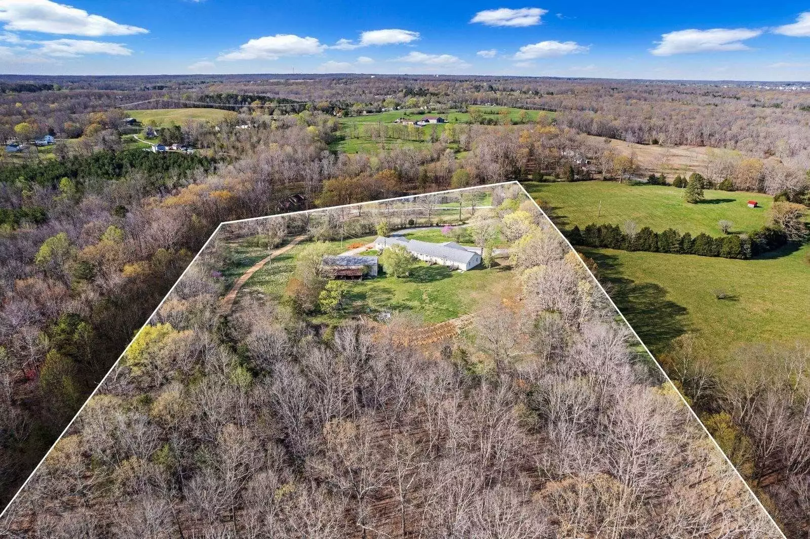 151 Covington Ln, Dickson, TN  37055