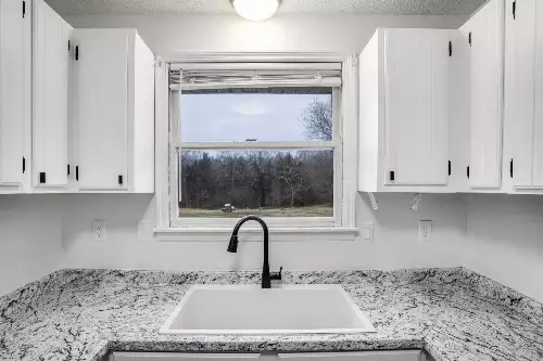 151 Covington Ln, Dickson, TN  37055