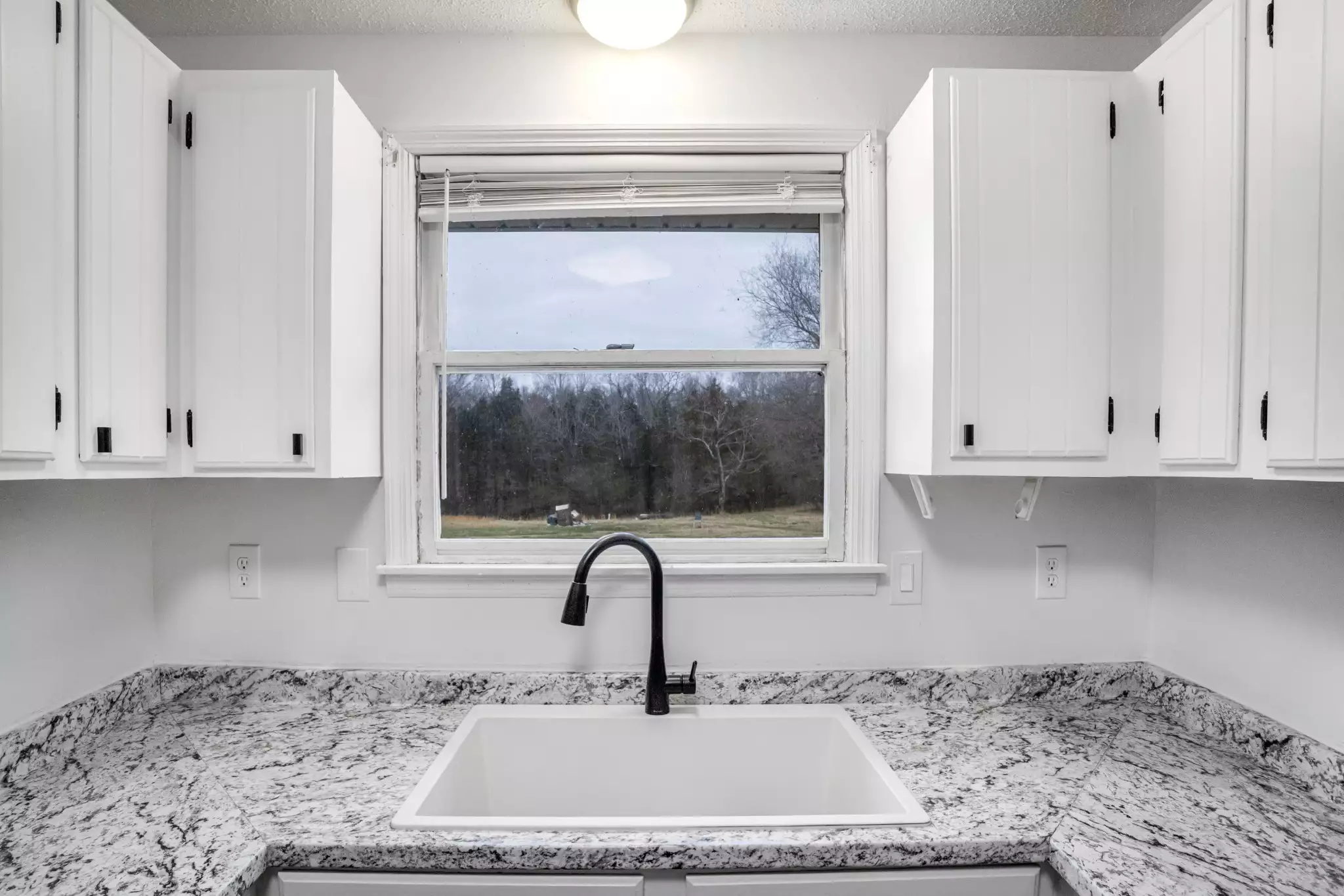 151 Covington Ln, Dickson, TN  37055