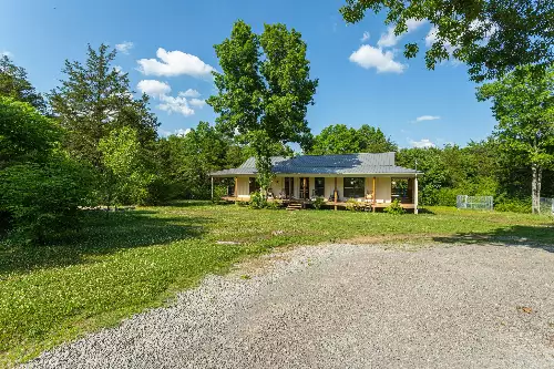 411 Fay Creek Rd, Wartrace, TN  37183