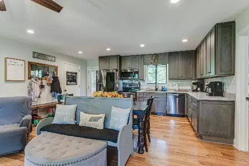 411 Fay Creek Rd, Wartrace, TN  37183