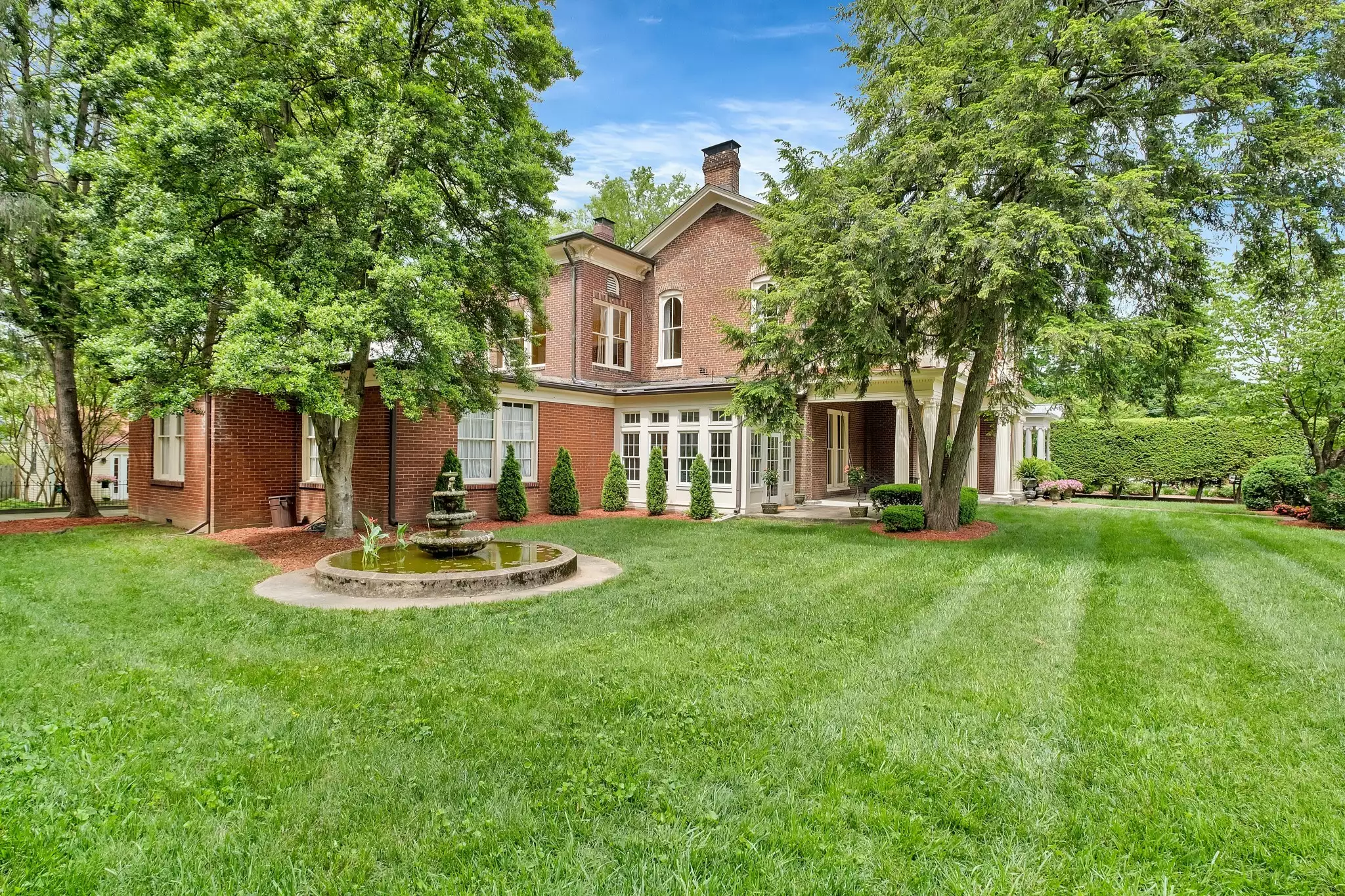 908 W Main St, Franklin, TN  37064