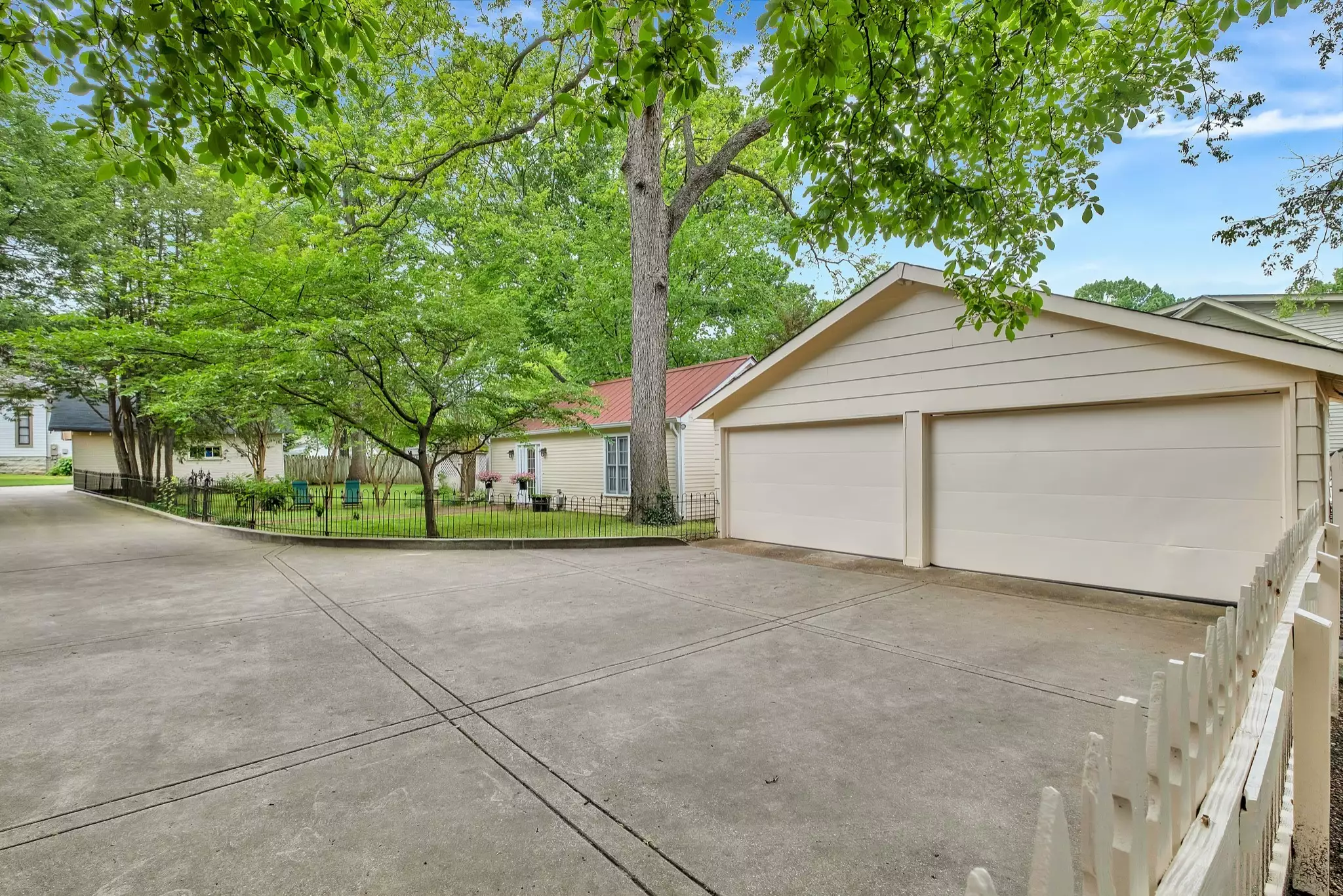 908 W Main St, Franklin, TN  37064