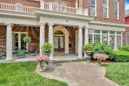 908 W Main St, Franklin, TN  37064