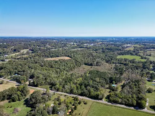 Buffalo Road, Summertown, TN  38483