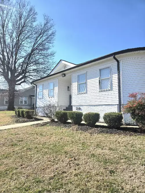 210 N Main St, Goodlettsville, TN  37072