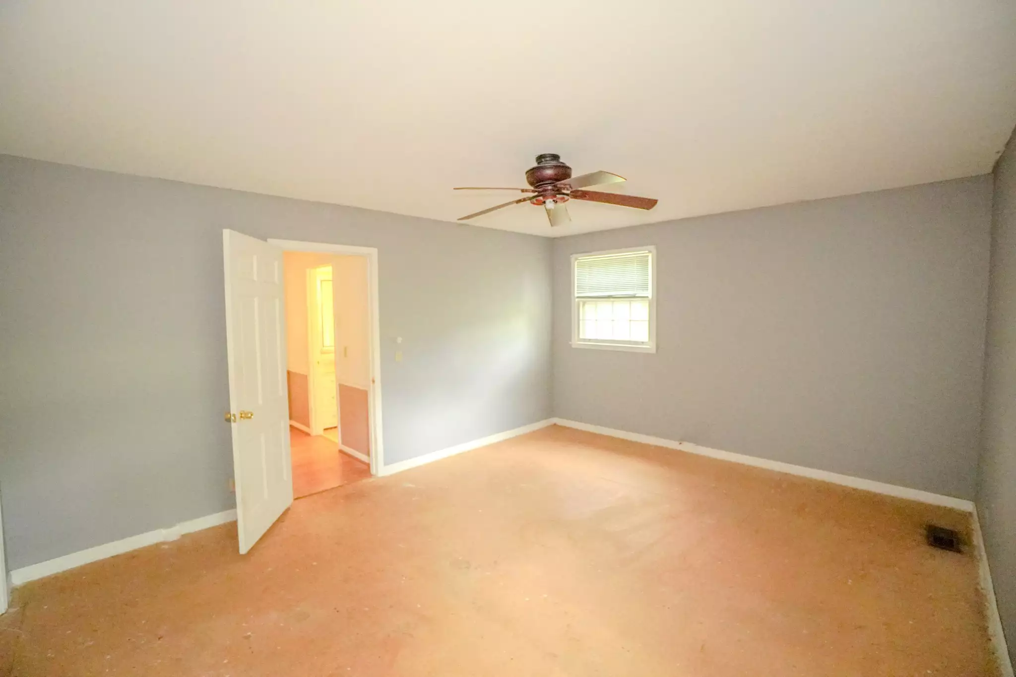 1094B Center Point Rd, Hendersonville, TN  37075