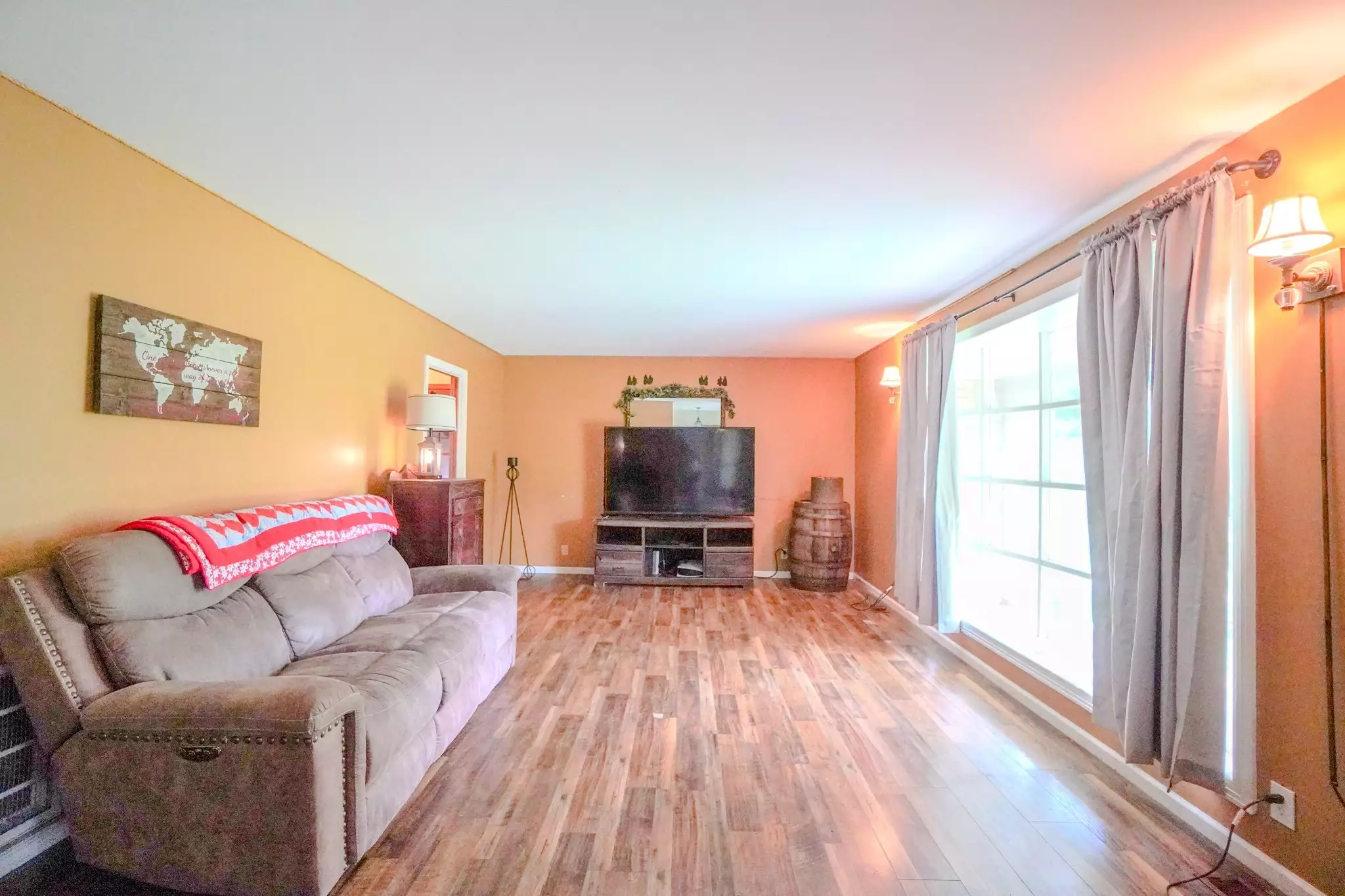 1094B Center Point Rd, Hendersonville, TN  37075