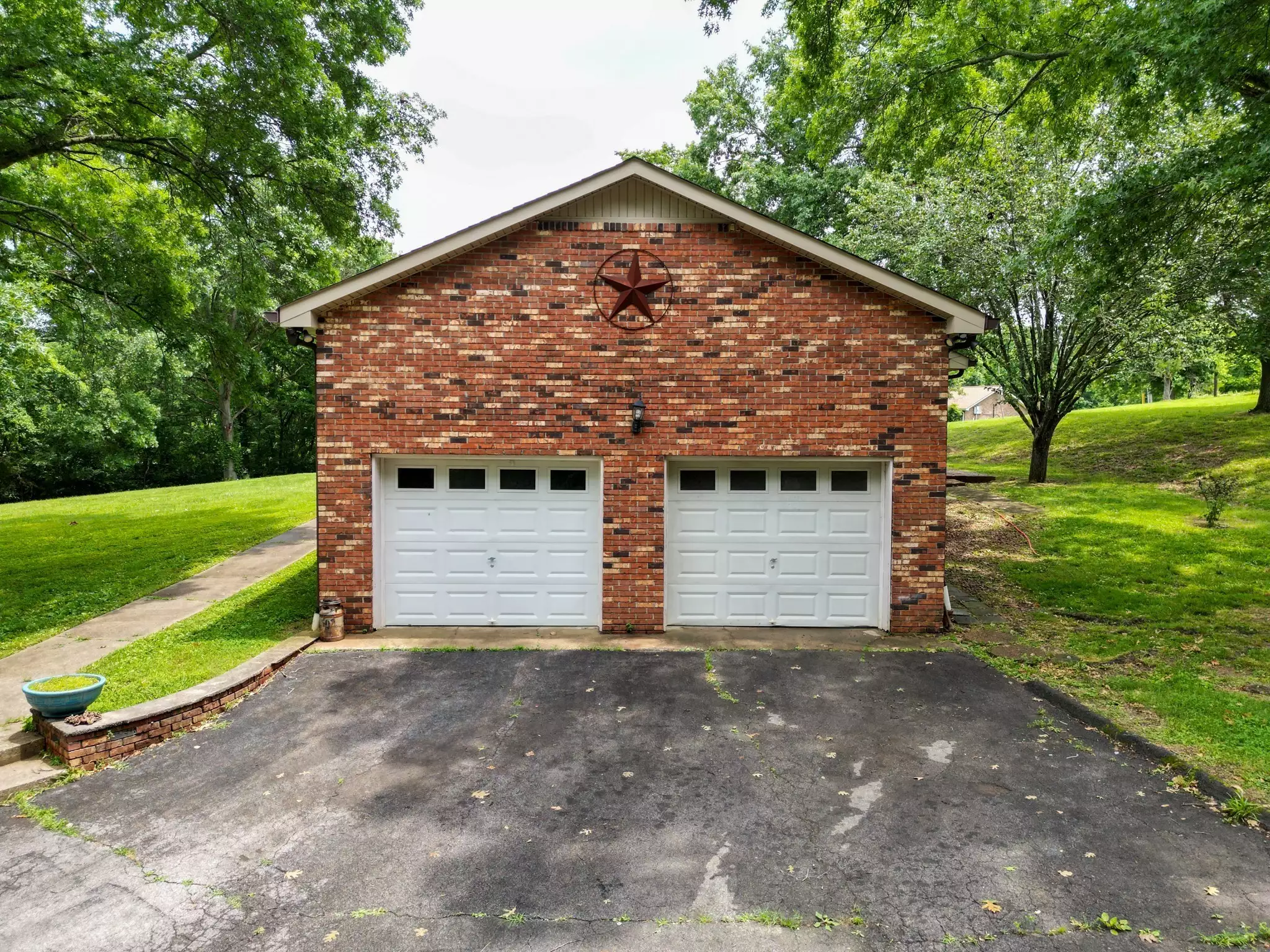1094B Center Point Rd, Hendersonville, TN  37075