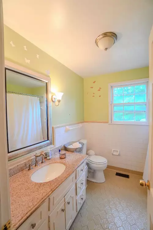 1094B Center Point Rd, Hendersonville, TN  37075