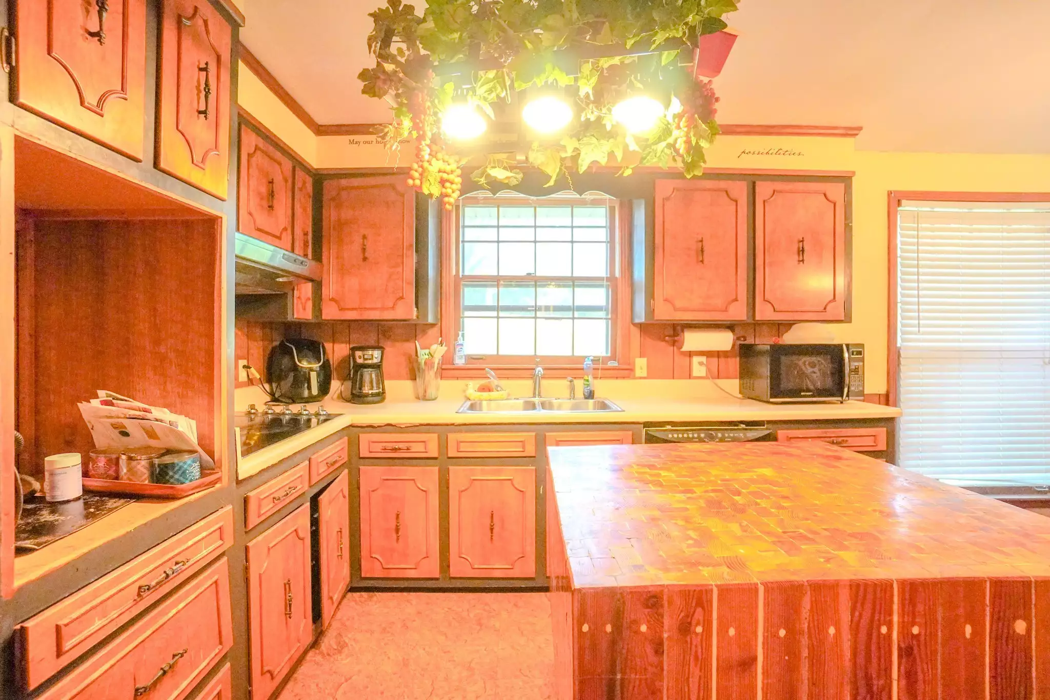 1094B Center Point Rd, Hendersonville, TN  37075