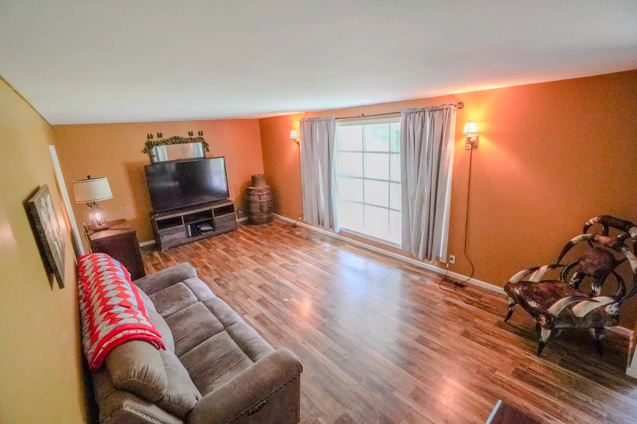 1094B Center Point Rd, Hendersonville, TN  37075