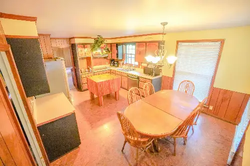 1094B Center Point Rd, Hendersonville, TN  37075