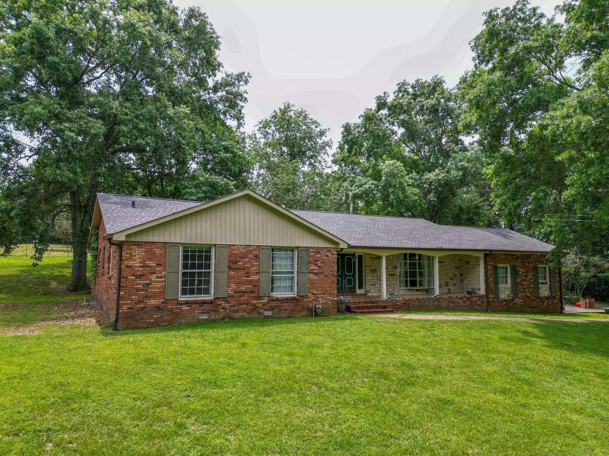 1094B Center Point Rd, Hendersonville, TN  37075