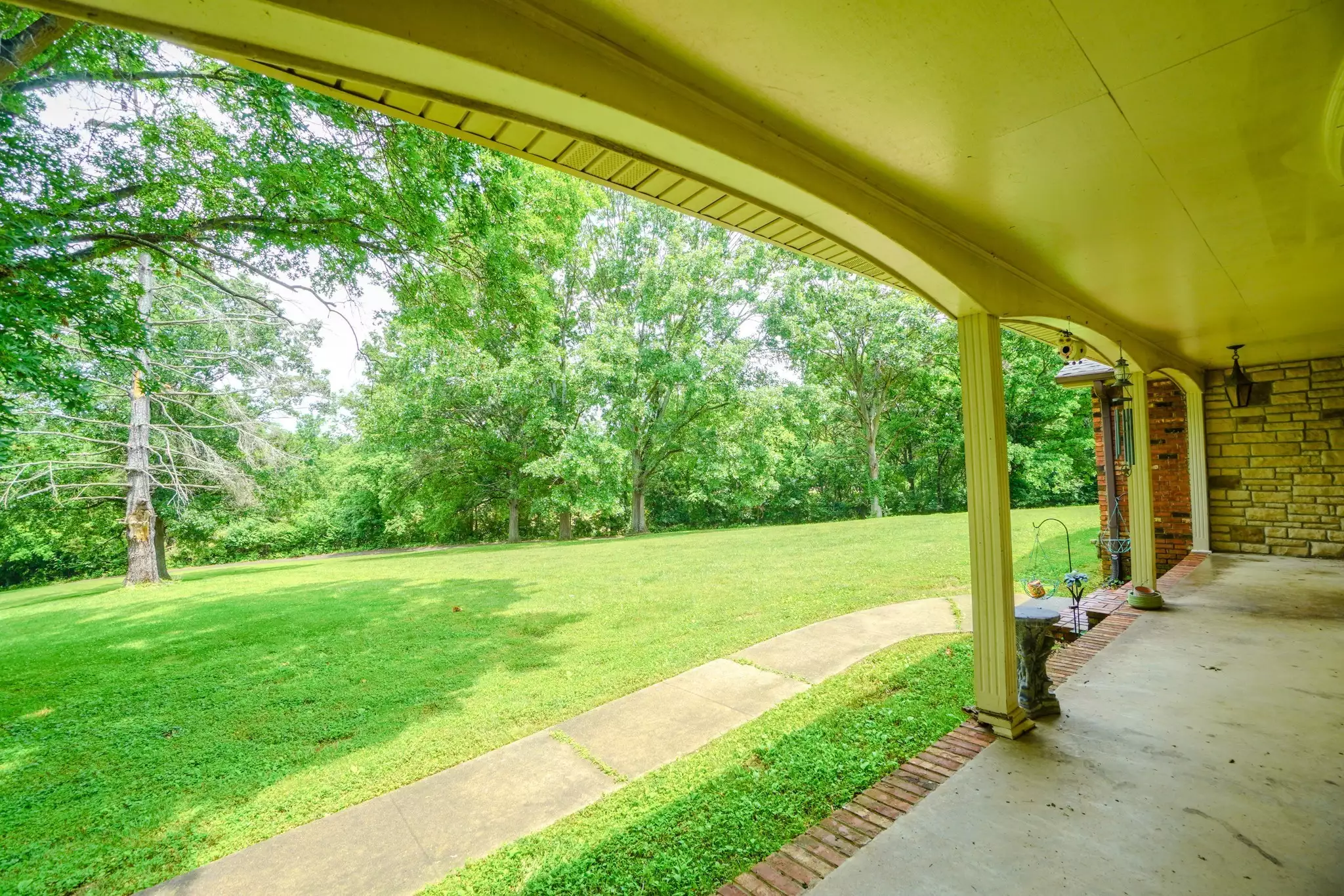 1094B Center Point Rd, Hendersonville, TN  37075