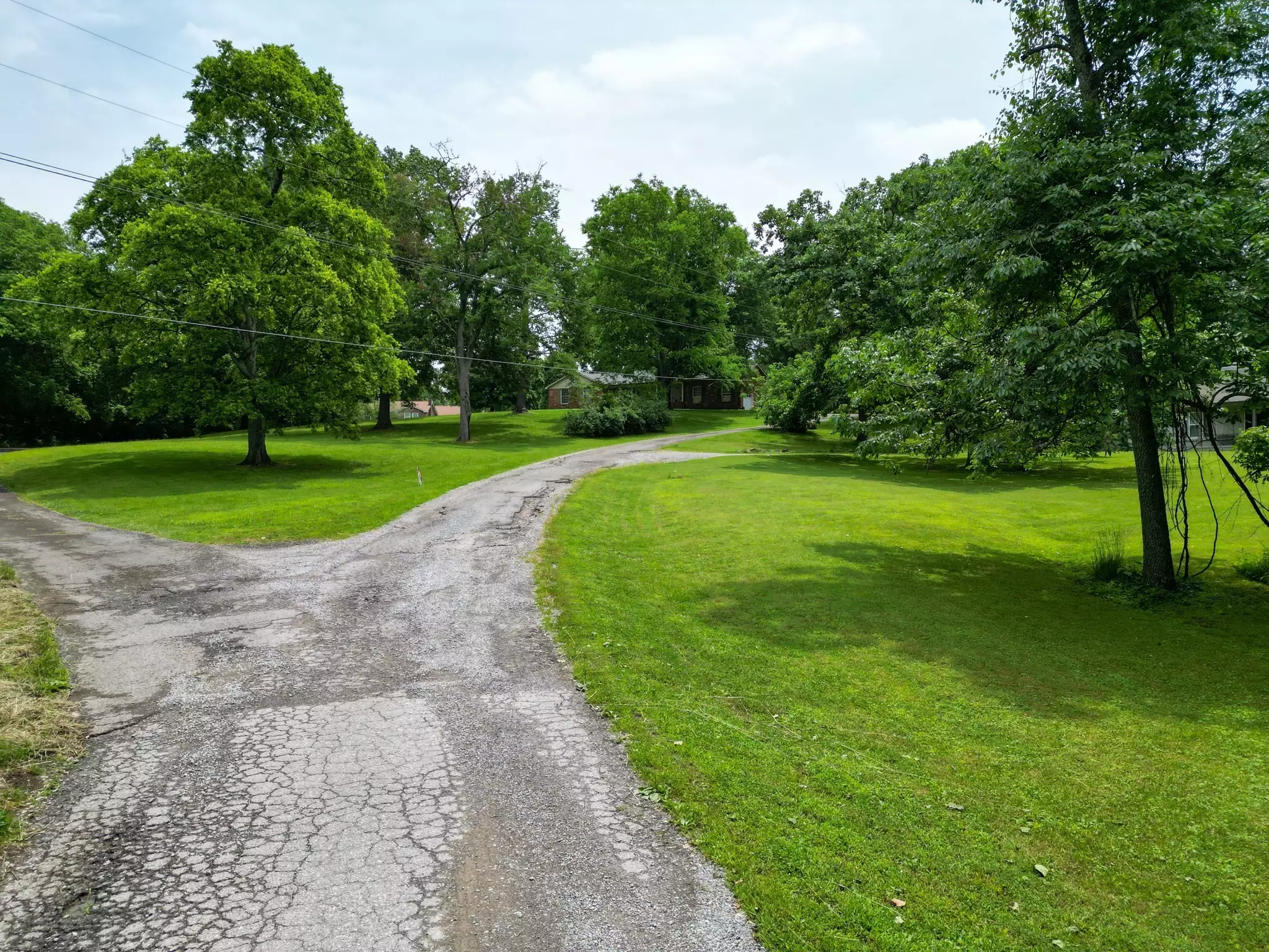 1094B Center Point Rd, Hendersonville, TN  37075