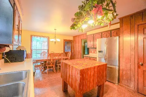 1094B Center Point Rd, Hendersonville, TN  37075