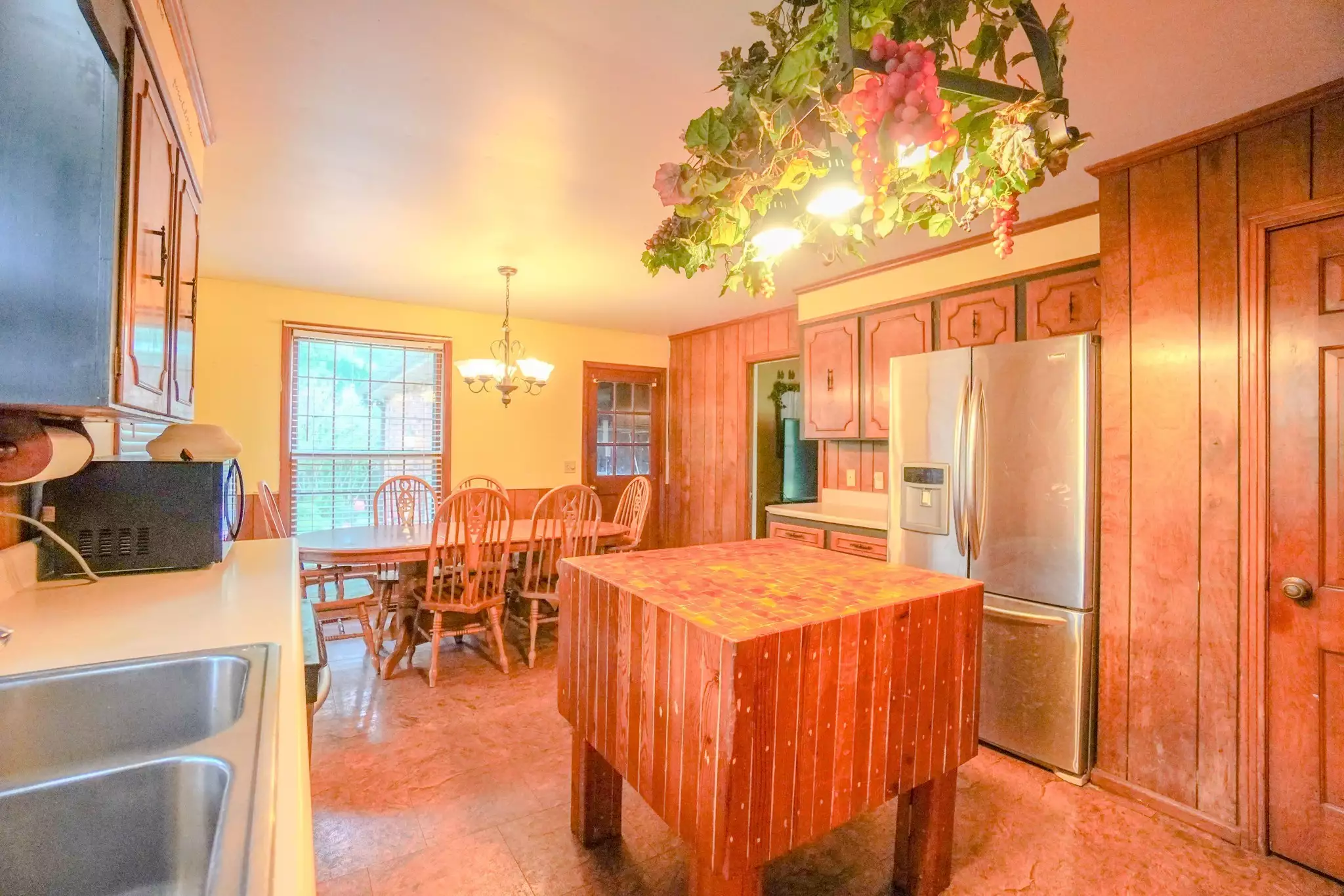 1094B Center Point Rd, Hendersonville, TN  37075