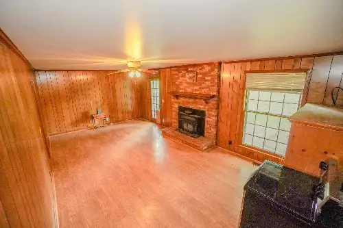 1094B Center Point Rd, Hendersonville, TN  37075