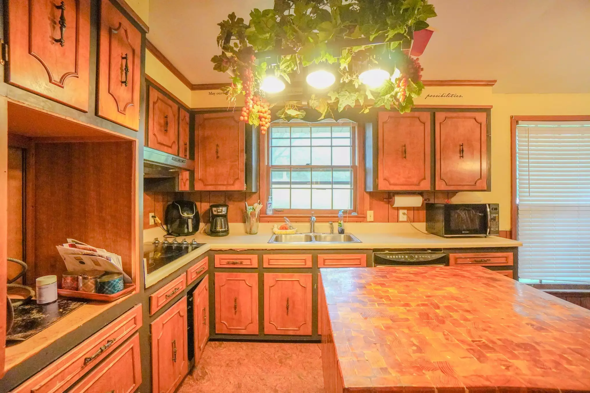 1094B Center Point Rd, Hendersonville, TN  37075