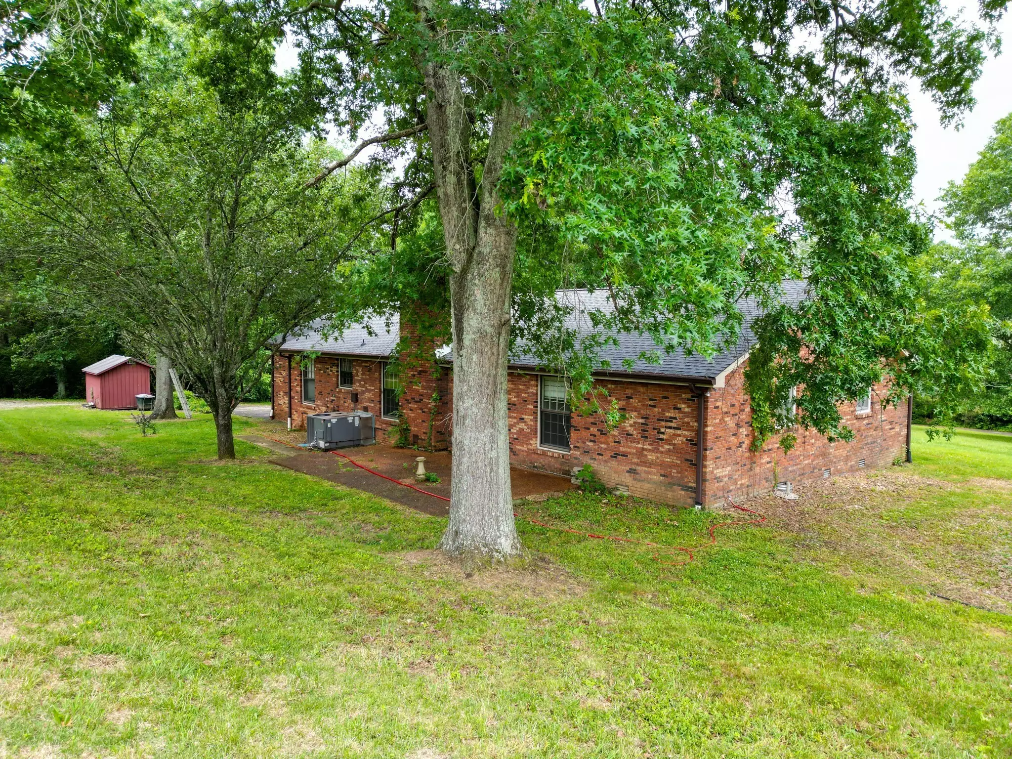 1094B Center Point Rd, Hendersonville, TN  37075
