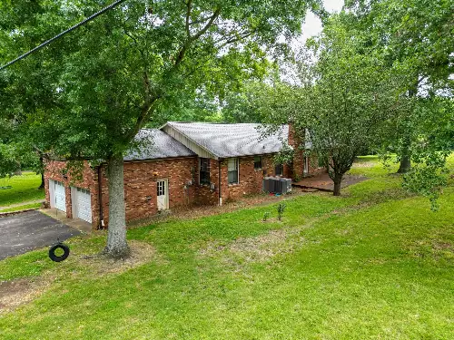 1094B Center Point Rd, Hendersonville, TN  37075