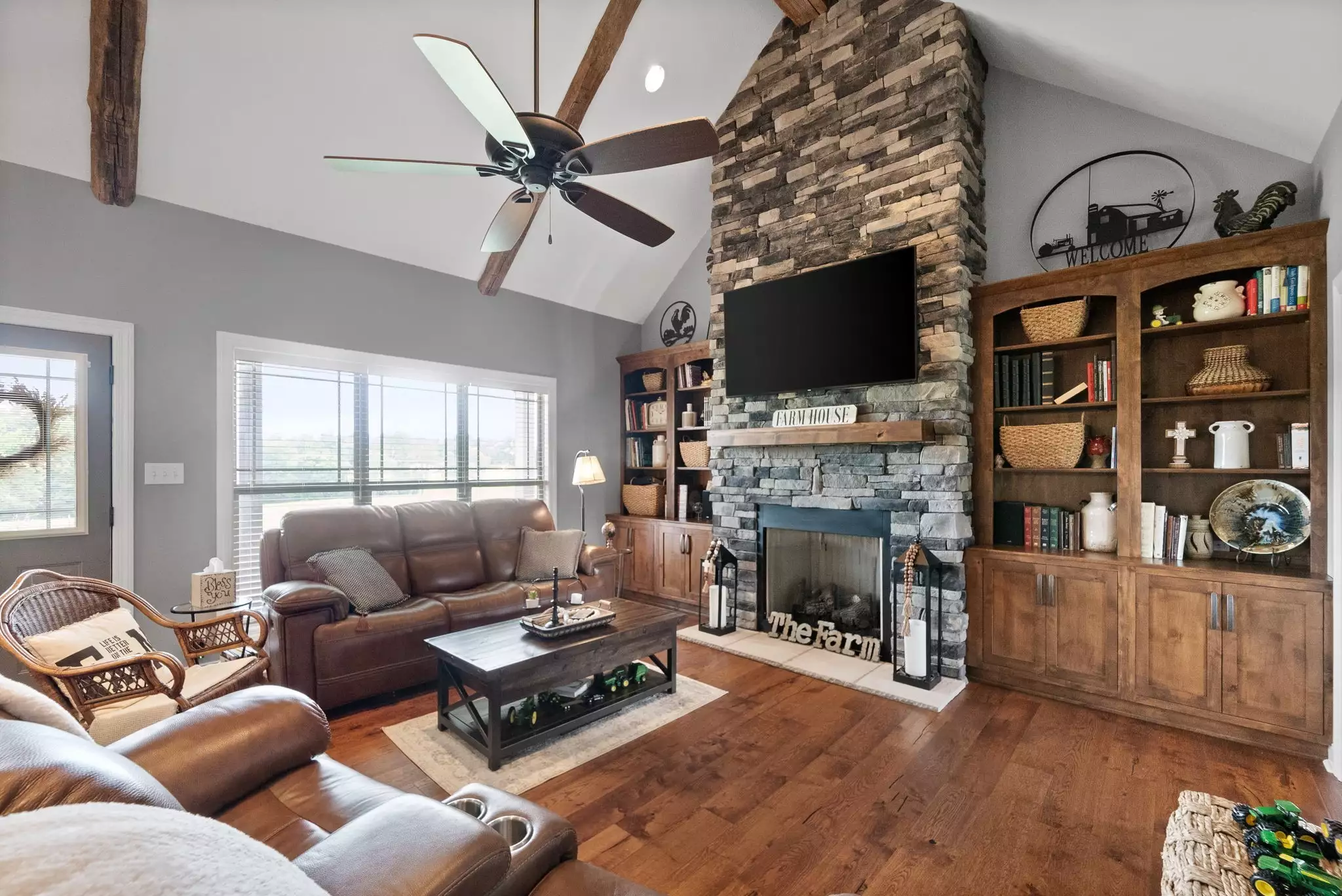 4420 Highway 48, Cumberland Furnace, TN  37051