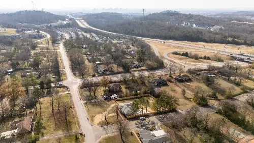 517 Lemont Dr, Nashville, TN  37216