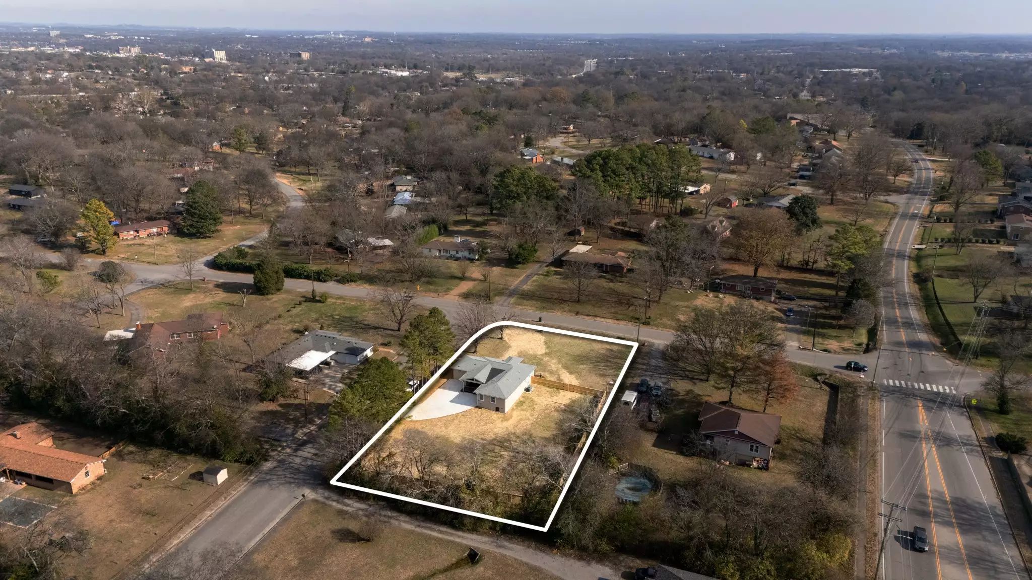 517 Lemont Dr, Nashville, TN  37216