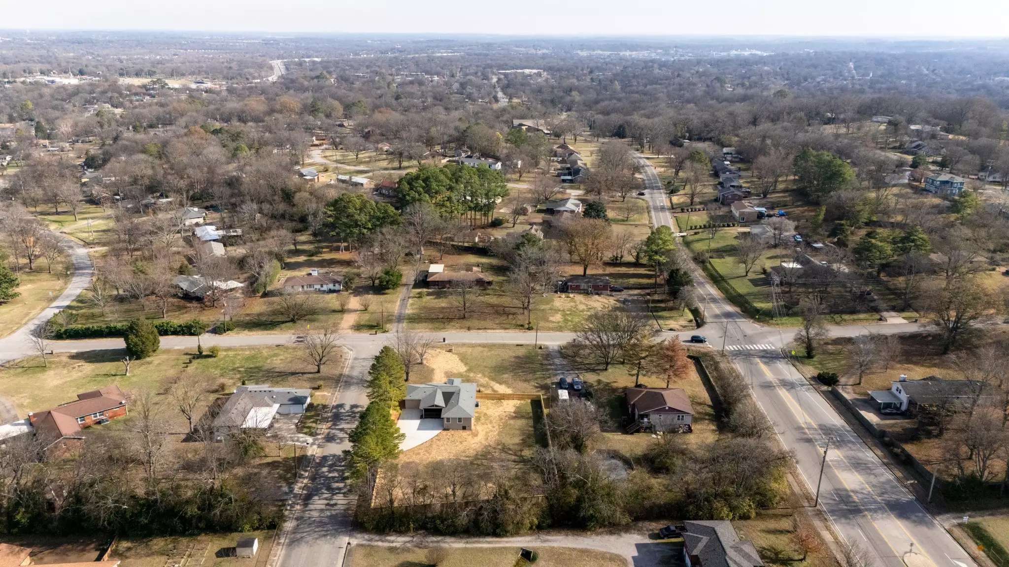 517 Lemont Dr, Nashville, TN  37216