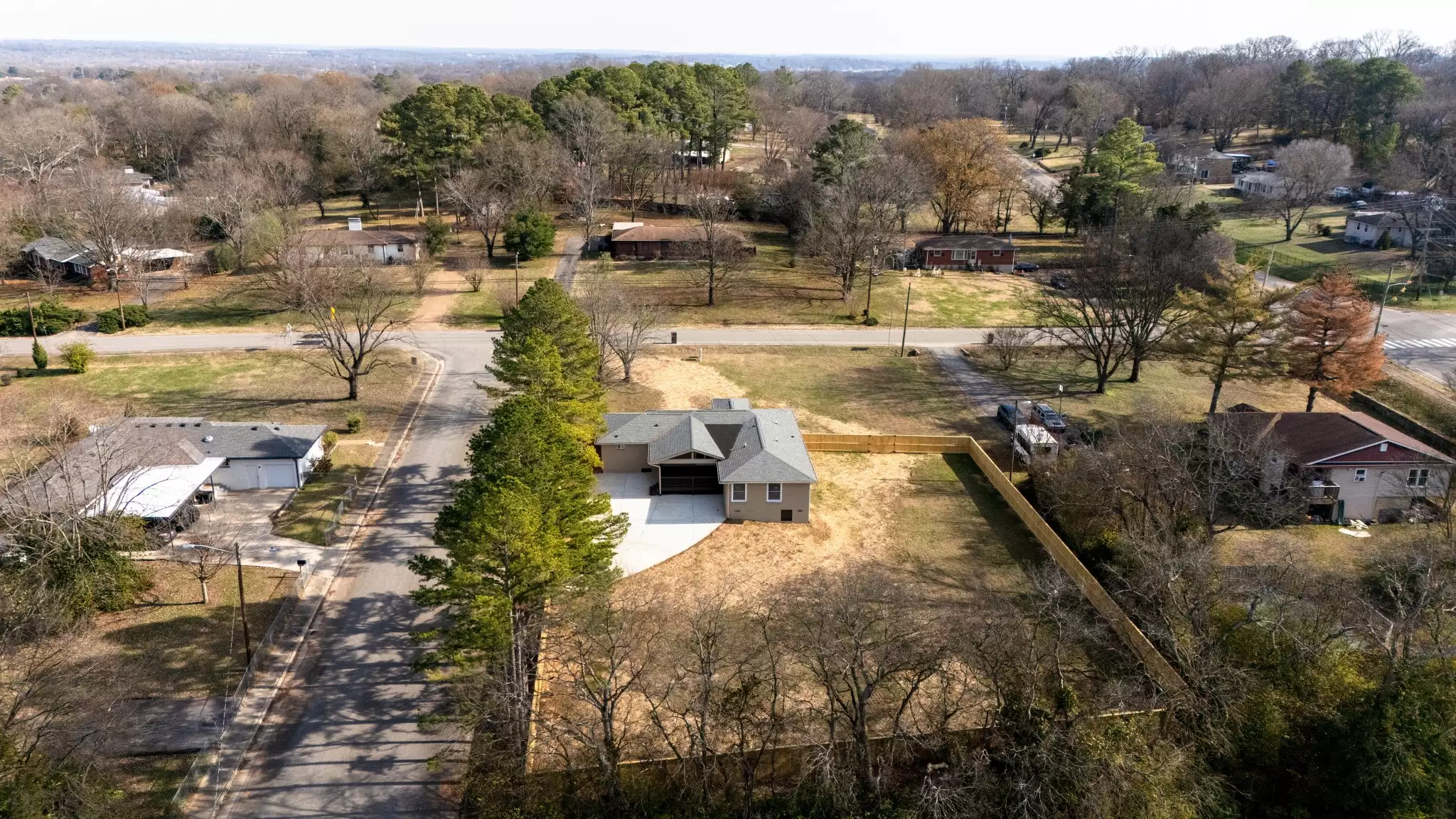 517 Lemont Dr, Nashville, TN  37216