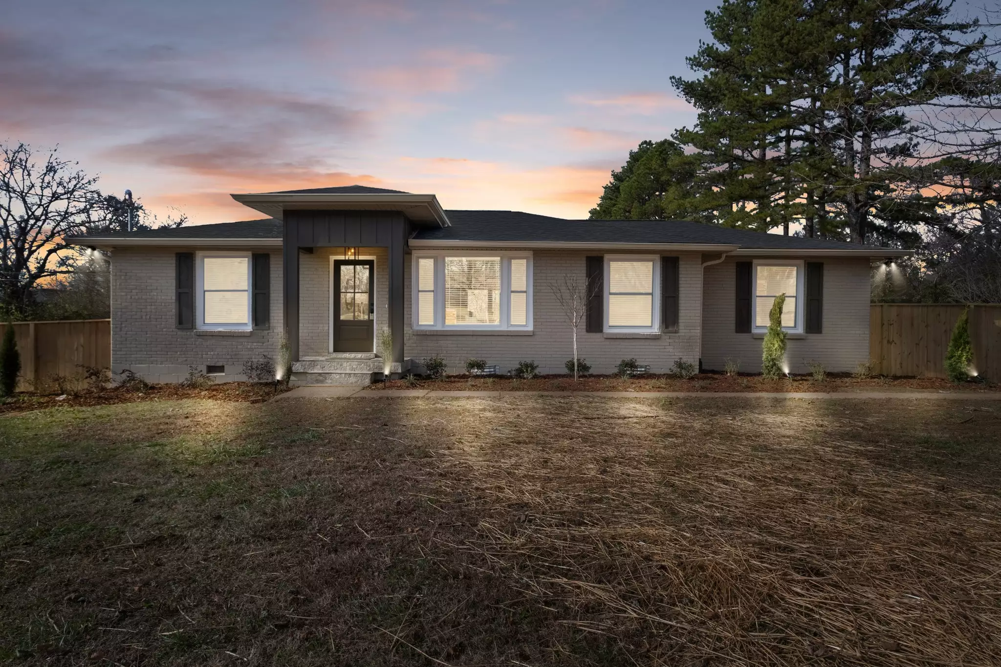 517 Lemont Dr, Nashville, TN  37216