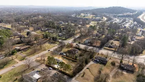 517 Lemont Dr, Nashville, TN  37216