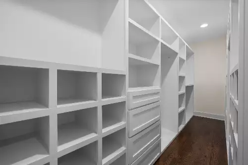 517 Lemont Dr, Nashville, TN  37216