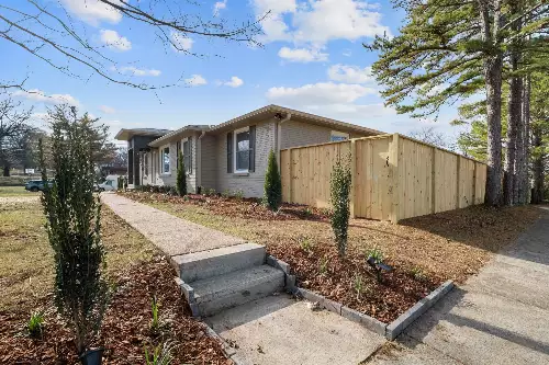 517 Lemont Dr, Nashville, TN  37216