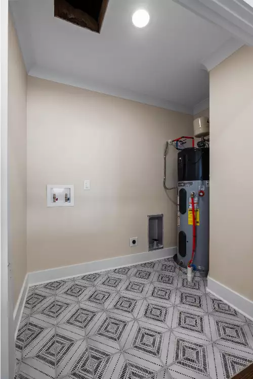 517 Lemont Dr, Nashville, TN  37216