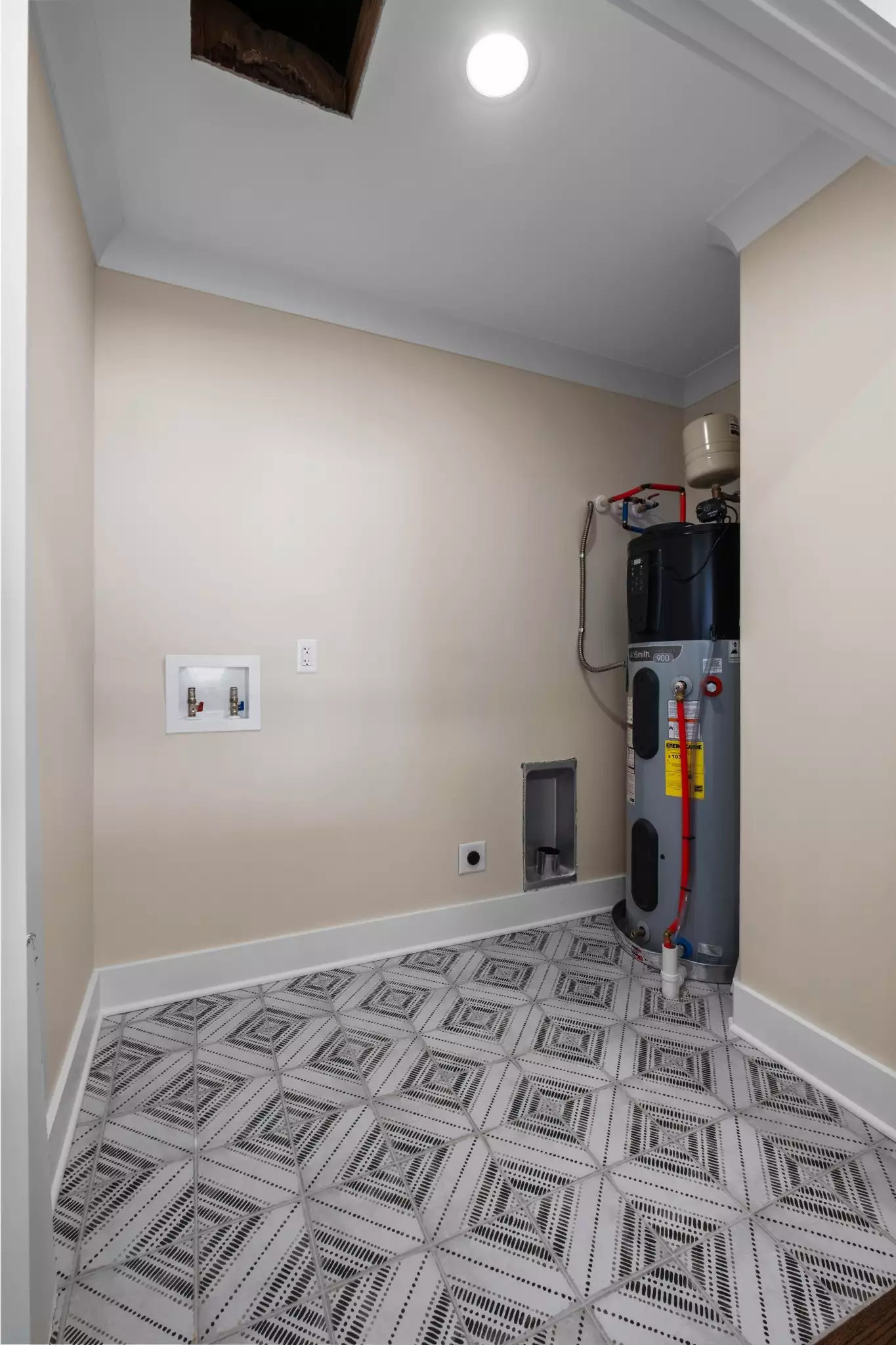 517 Lemont Dr, Nashville, TN  37216