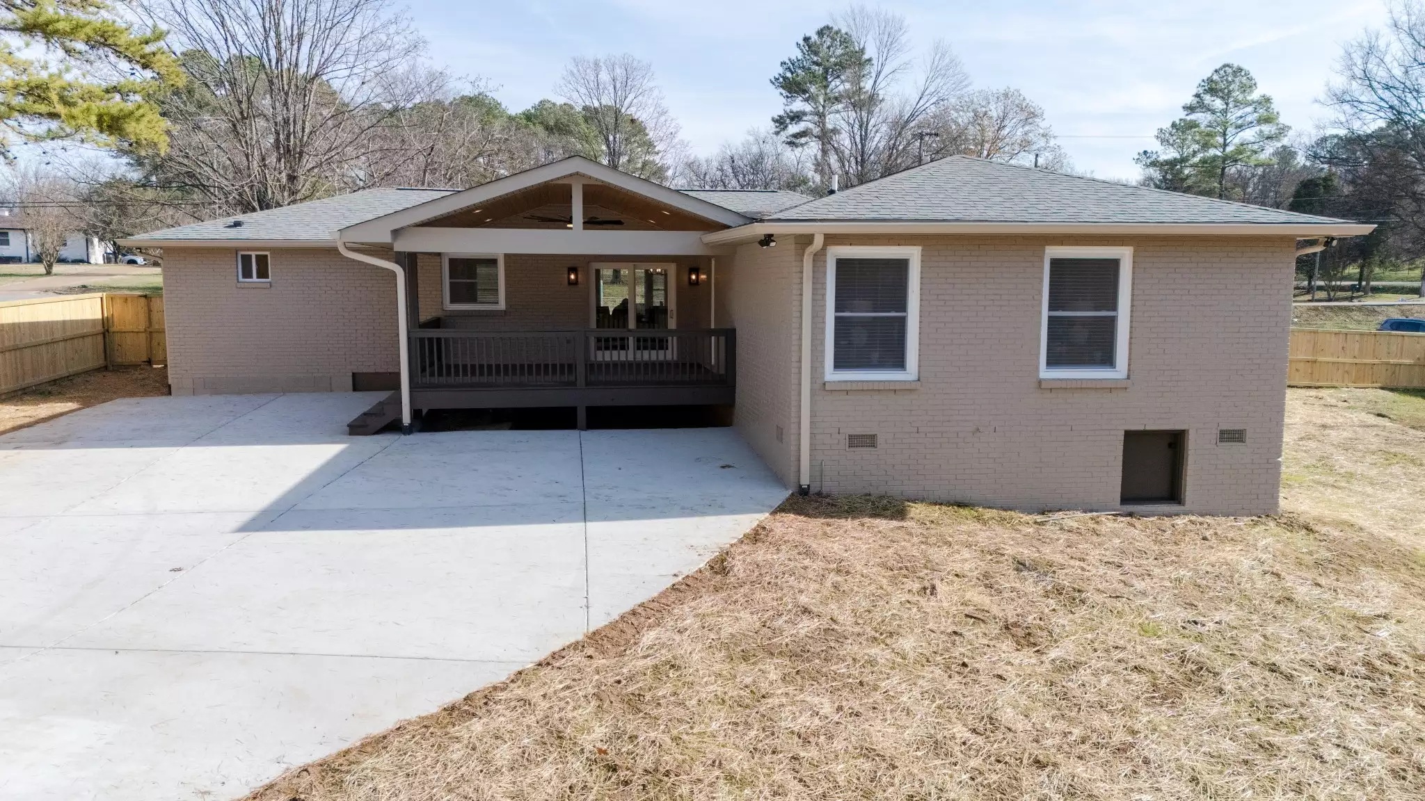 517 Lemont Dr, Nashville, TN  37216