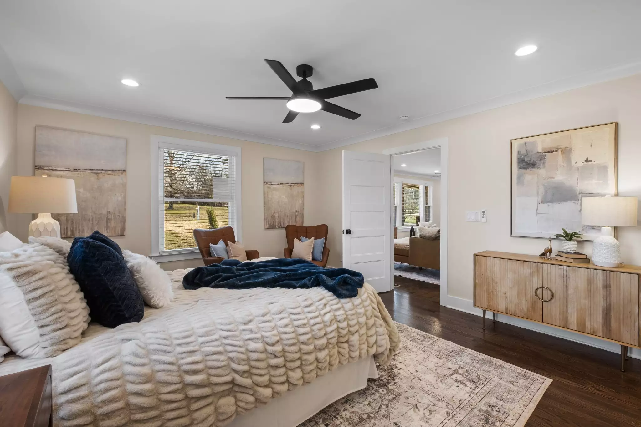 517 Lemont Dr, Nashville, TN  37216