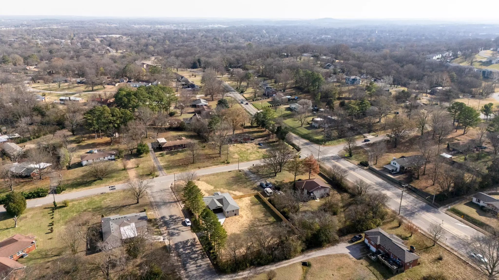 517 Lemont Dr, Nashville, TN  37216