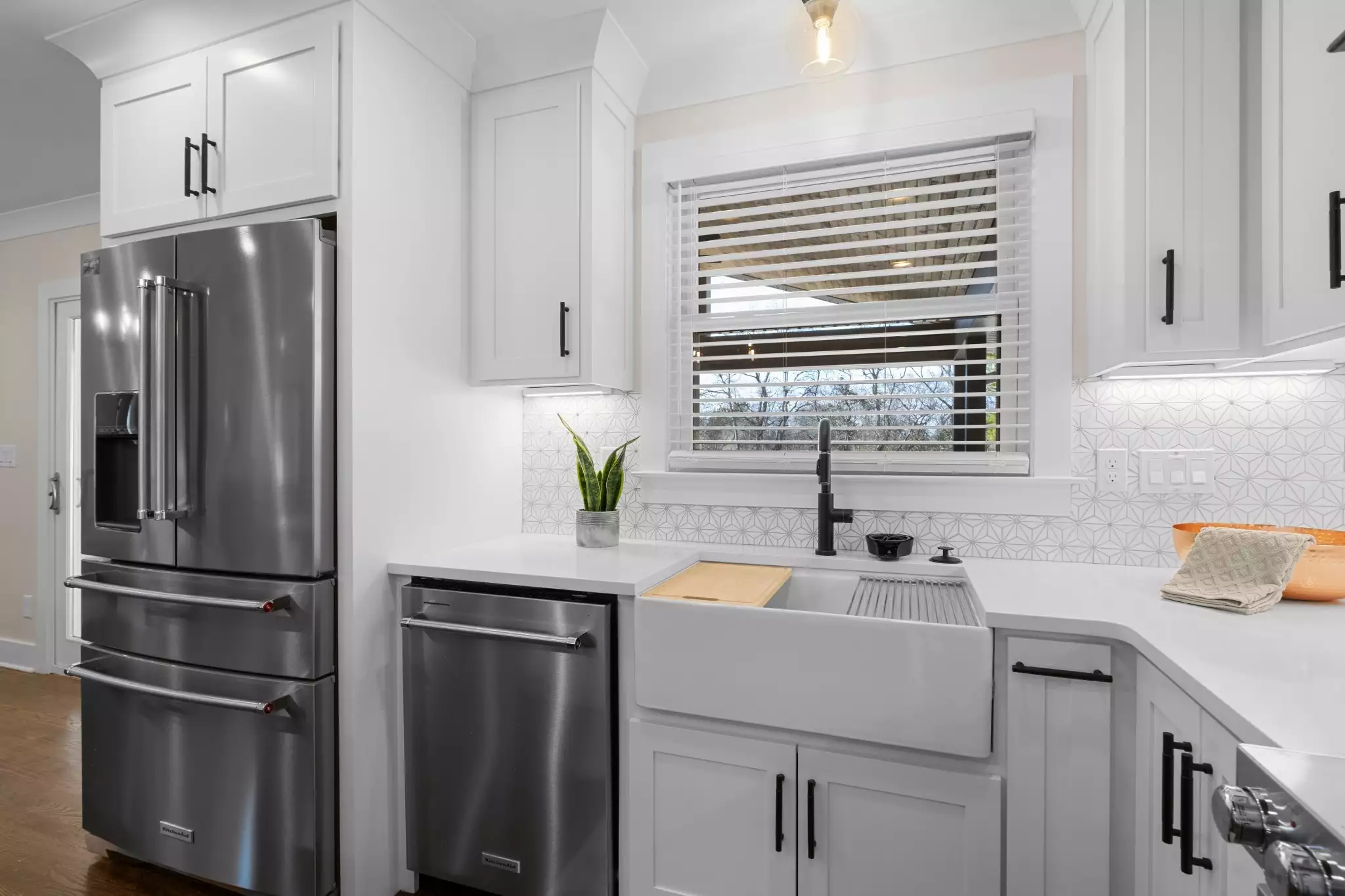 517 Lemont Dr, Nashville, TN  37216