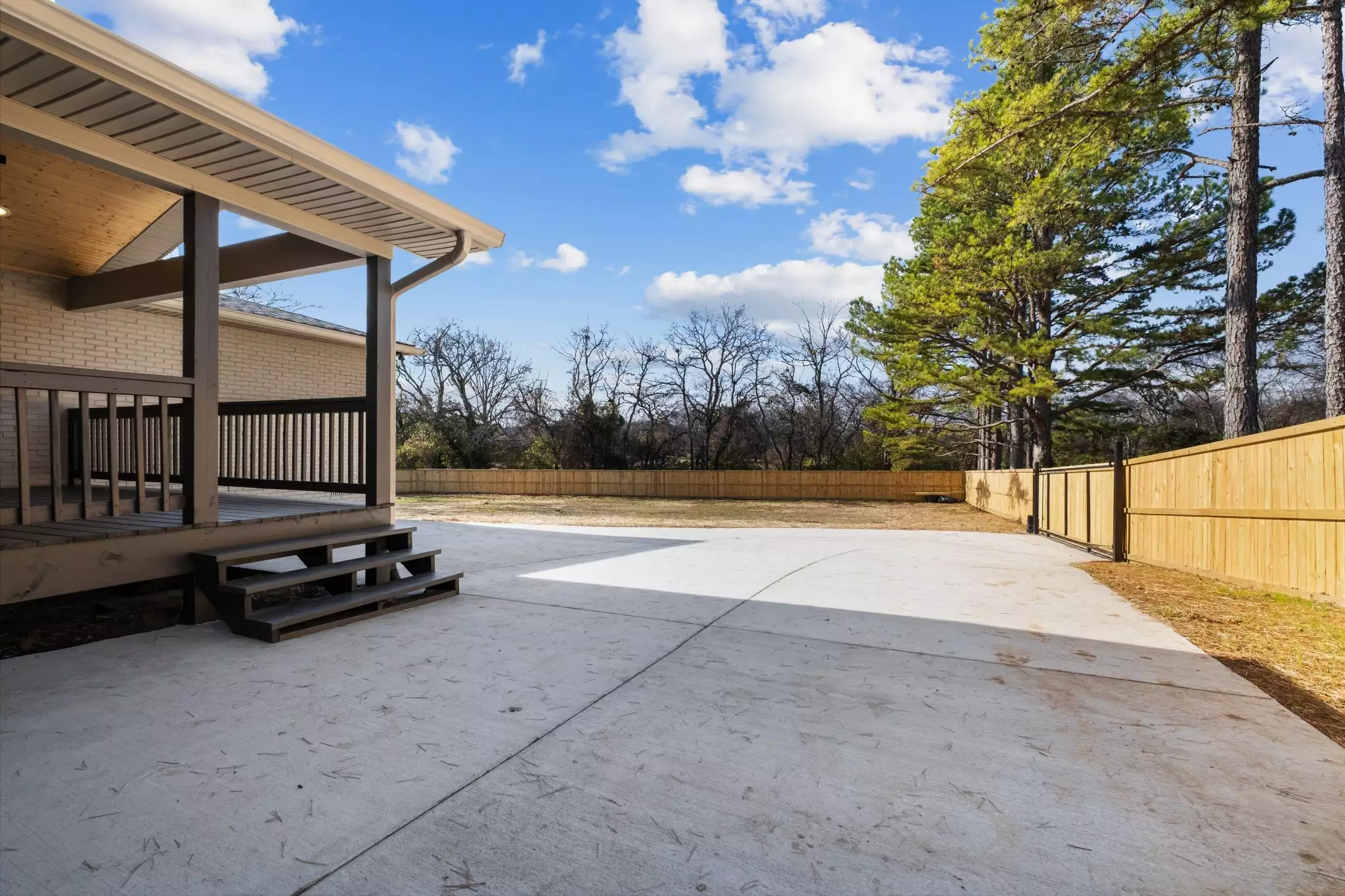 517 Lemont Dr, Nashville, TN  37216