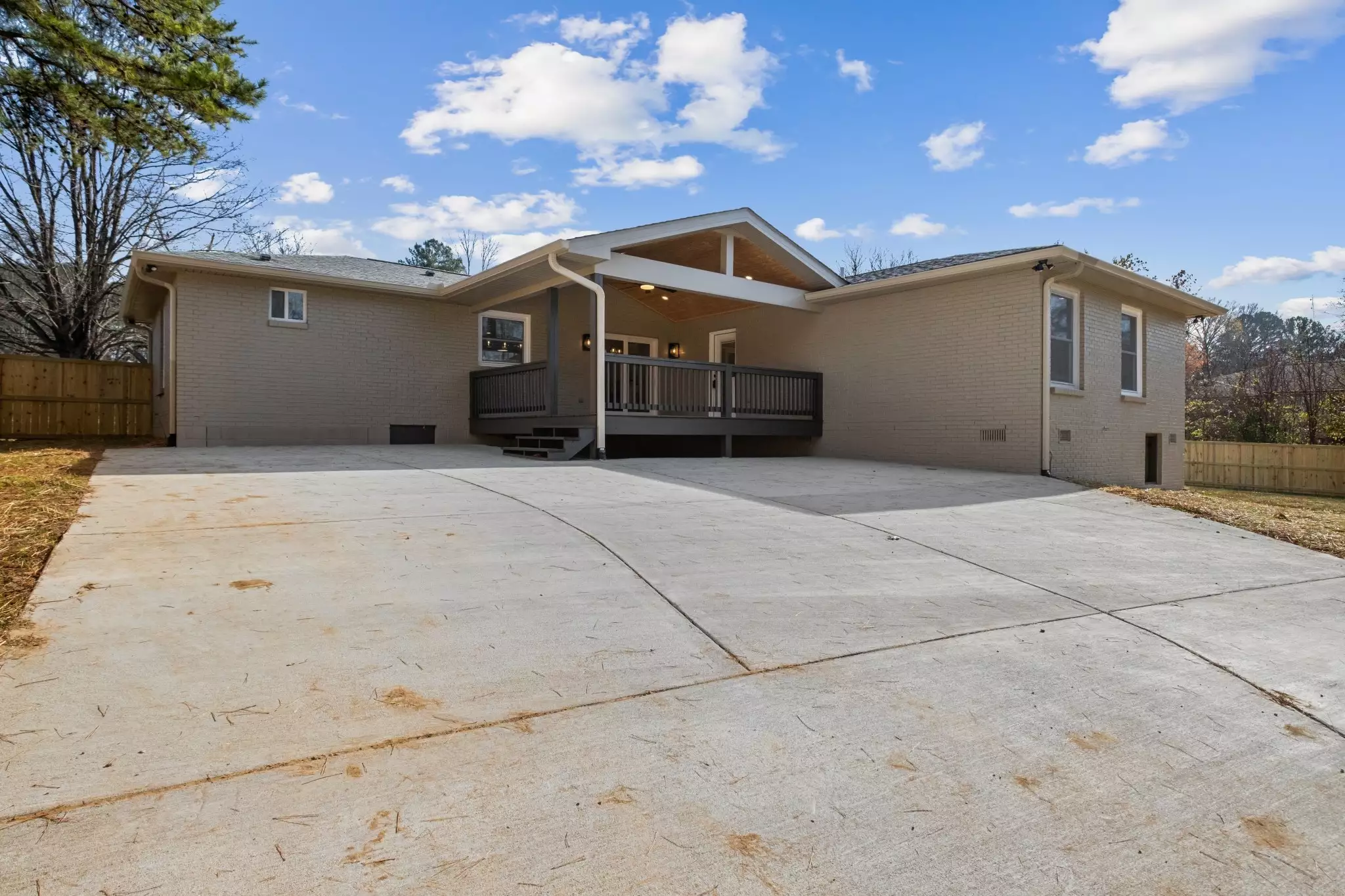 517 Lemont Dr, Nashville, TN  37216