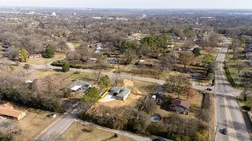 517 Lemont Dr, Nashville, TN  37216