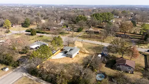 517 Lemont Dr, Nashville, TN  37216