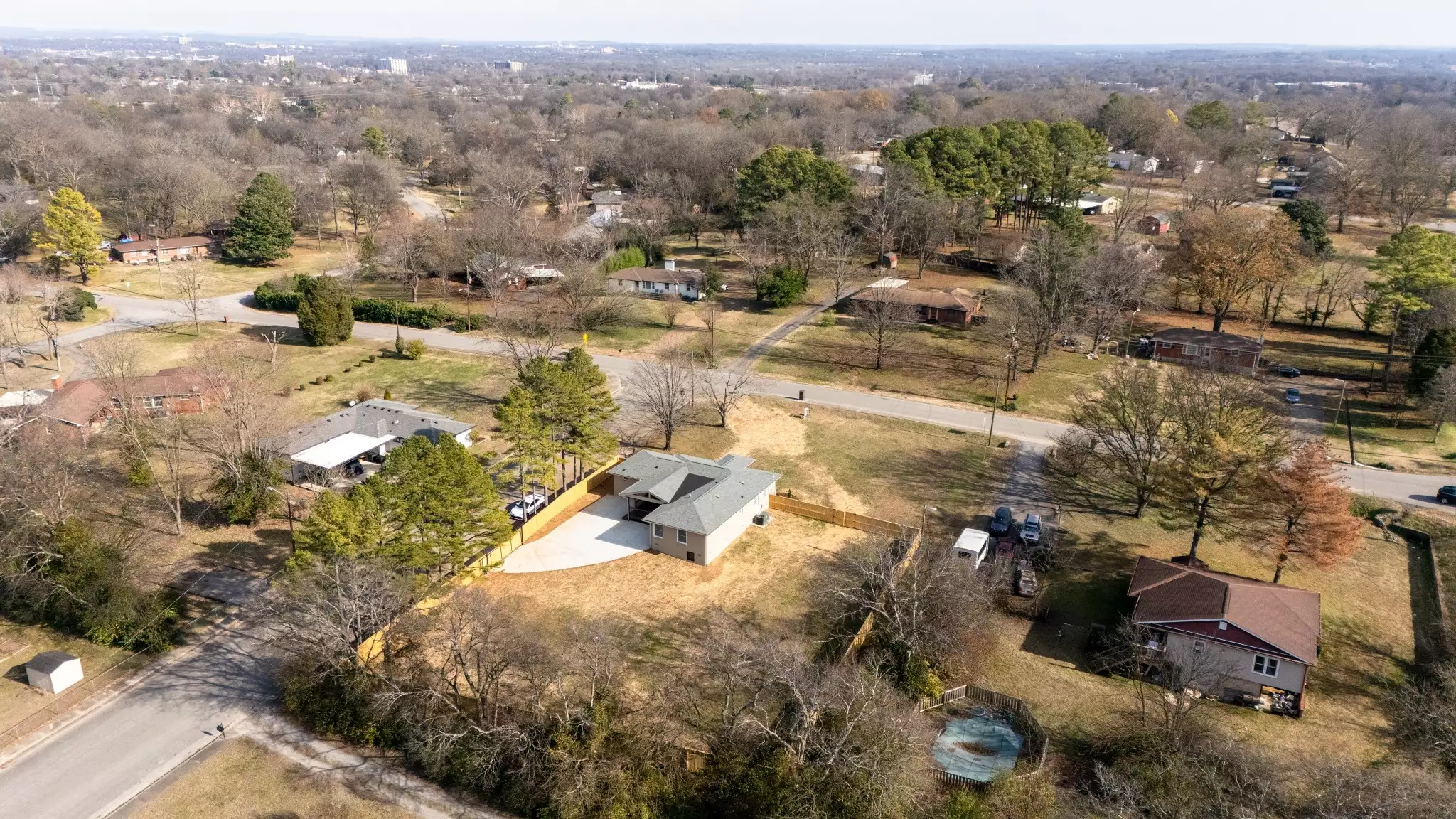 517 Lemont Dr, Nashville, TN  37216