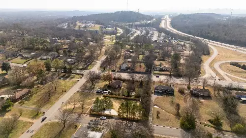 517 Lemont Dr, Nashville, TN  37216