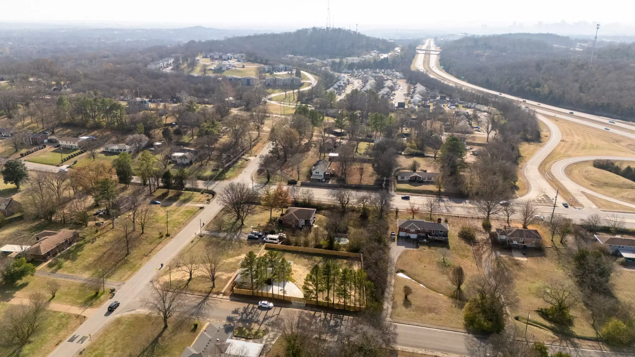 517 Lemont Dr, Nashville, TN  37216